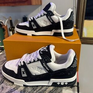 Louis Vuitton Trainers Black White Sneakers LV size 45EU/11US